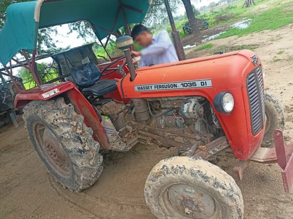 Tafe (Massey)Massey Ferguson 1035 DI