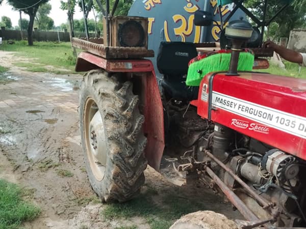 Tafe (Massey)Massey Ferguson 1035 DI