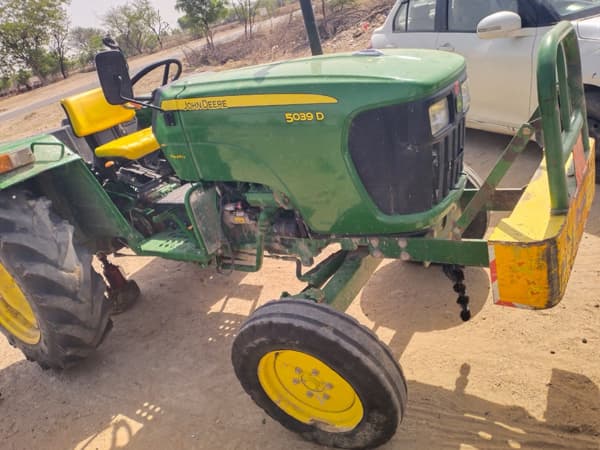 John Deere John Deere 5039 D