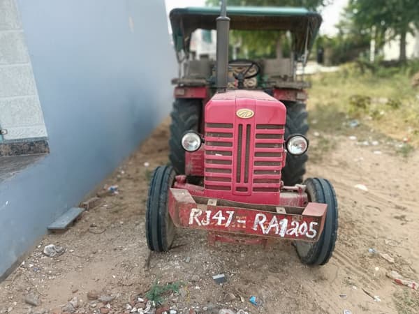 Mahindra Mahindra B275 DI