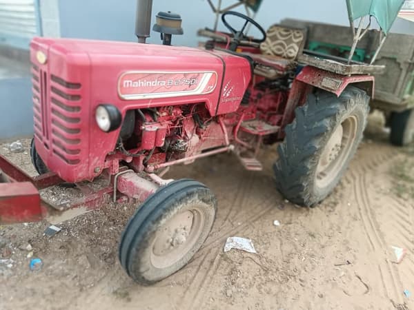 Mahindra Mahindra B275 DI