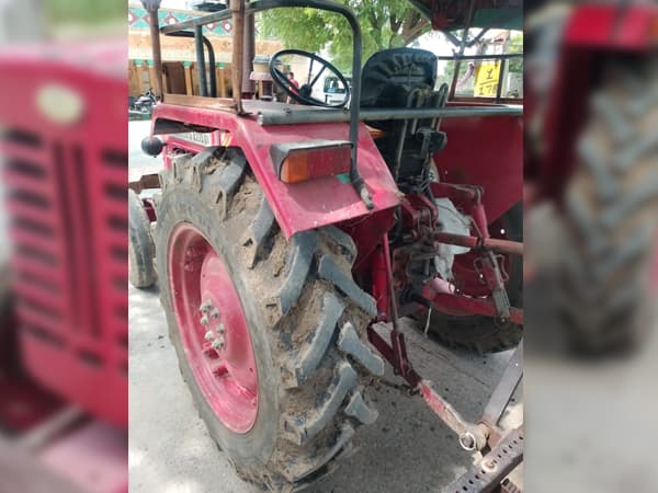 Mahindra Mahindra B275 DI